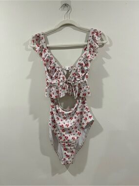 US 34DDD/F Peek & Beau White Floral One-Piece Swimsuit with Red Rose Print